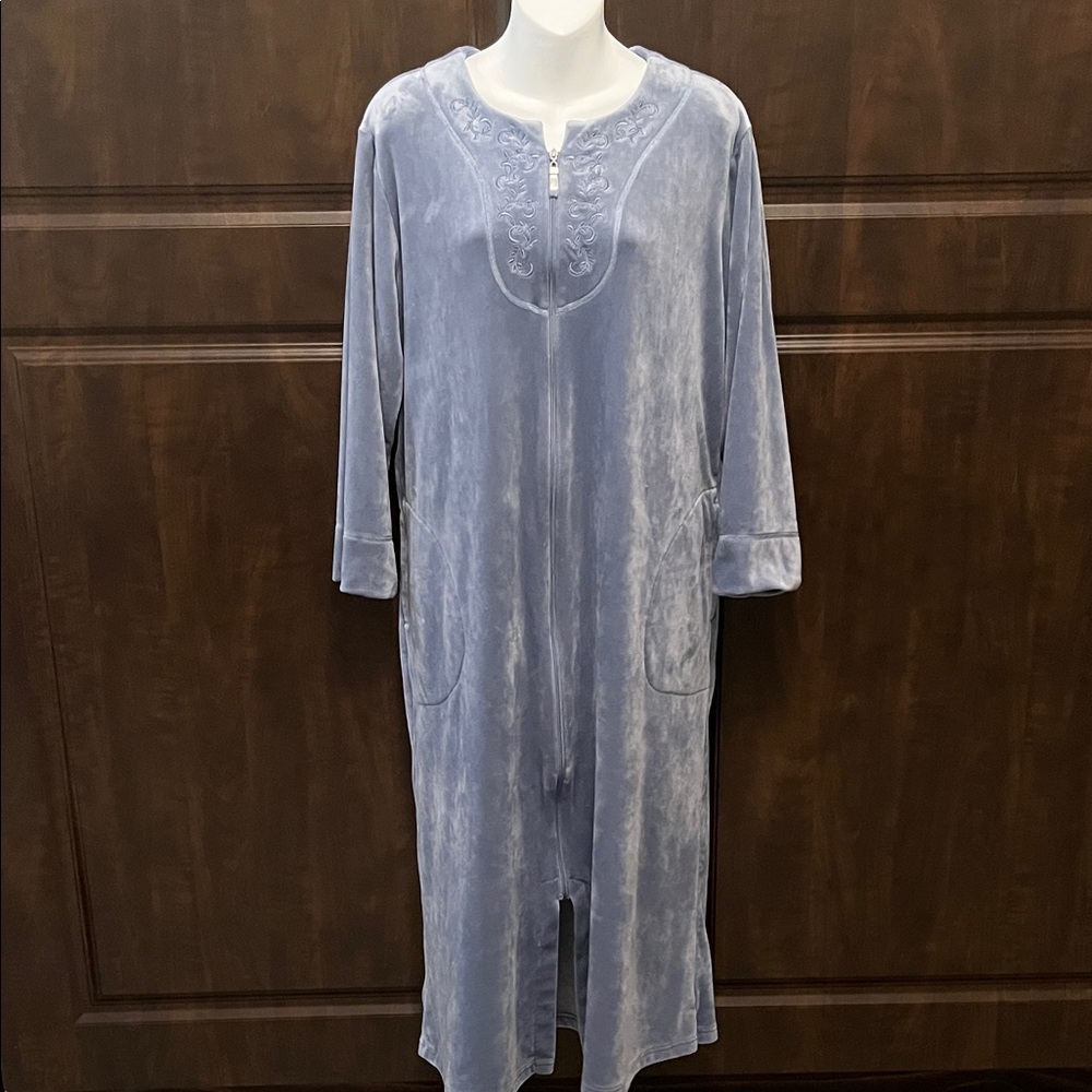 Miss Elaine Velour Robe